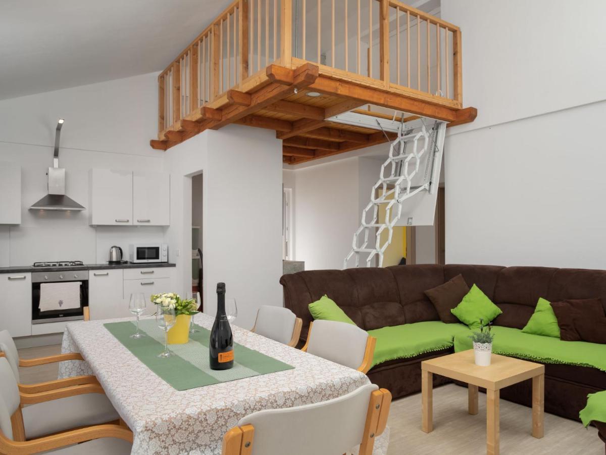 Holiday Home Lavendel - Mlk159 By Interhome Dobrinj Екстериор снимка