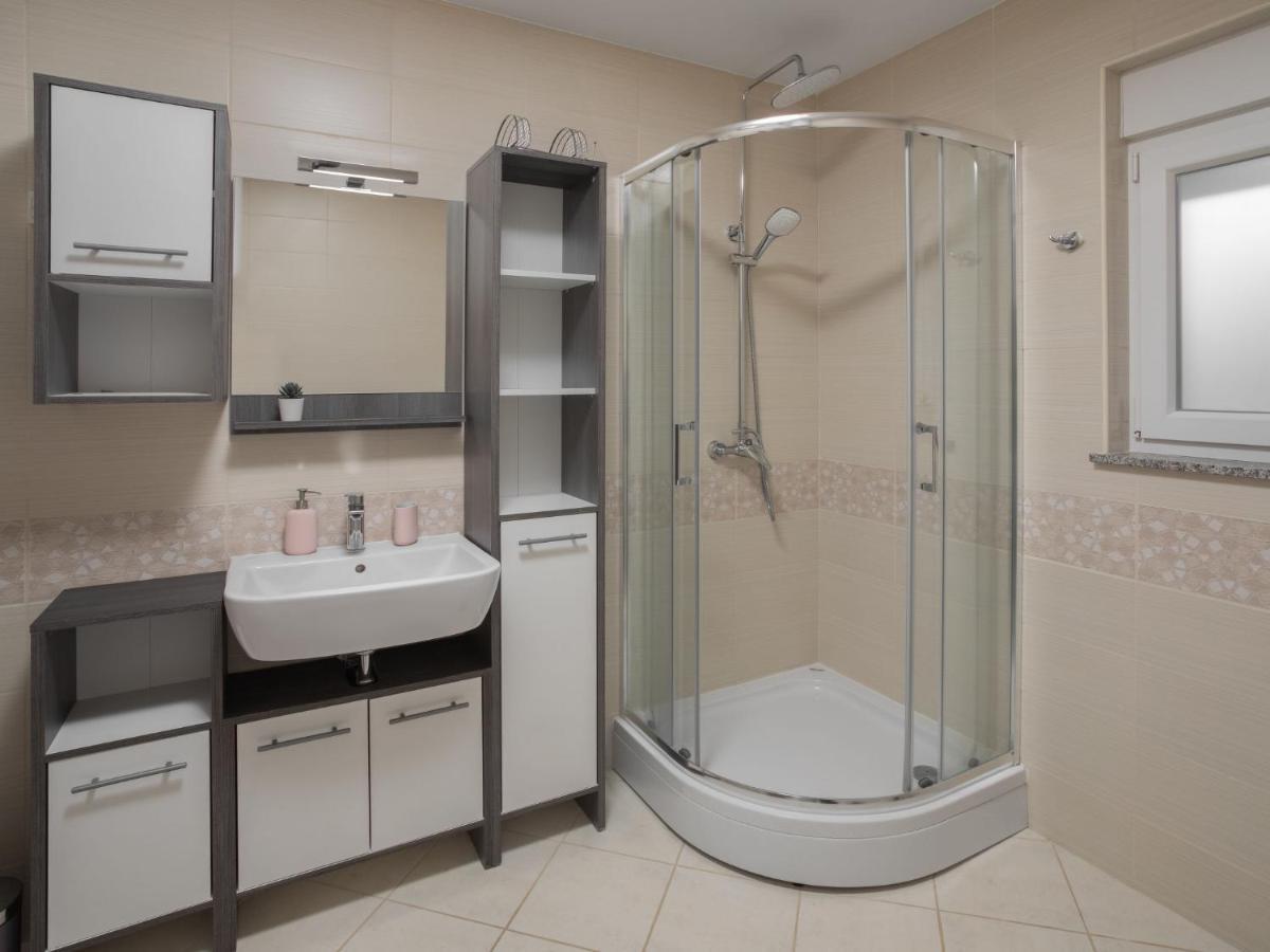 Holiday Home Lavendel - Mlk159 By Interhome Dobrinj Екстериор снимка